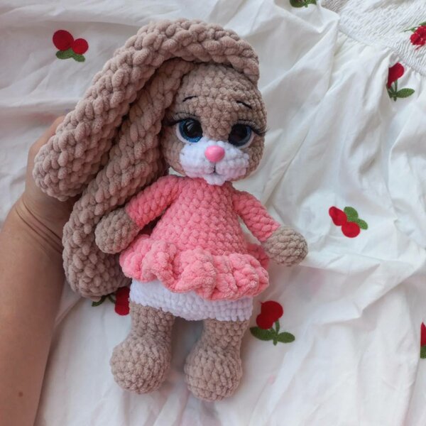 Игрушки ручной работы, из натуральных материалов.