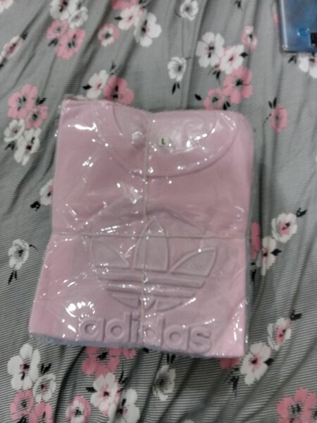 Polo shirt round neck with Embossed print