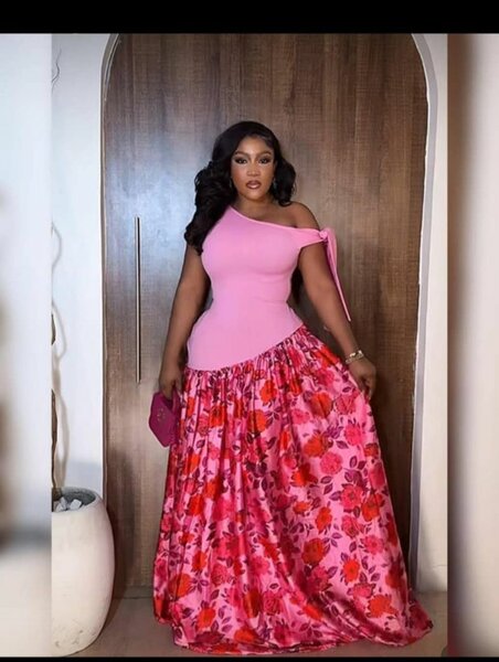 Robe élégante asymétrique