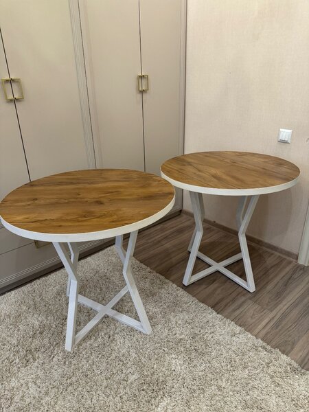 Продаются качественные два стола