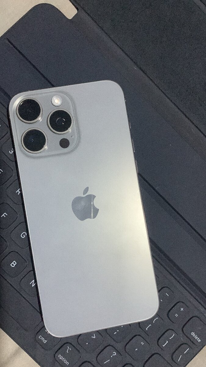 iPhone 15 pro max physical sim unlocked