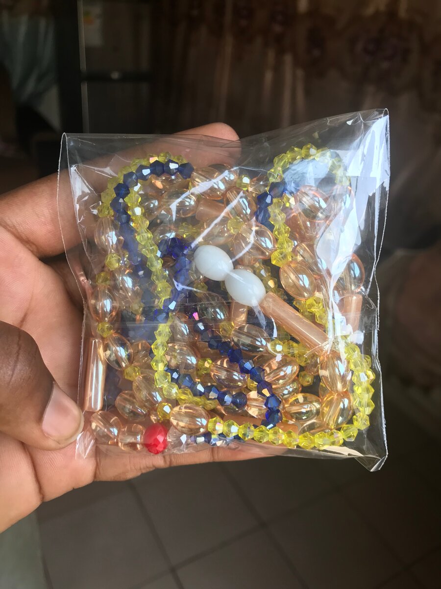 Colliers de perles coloré baya