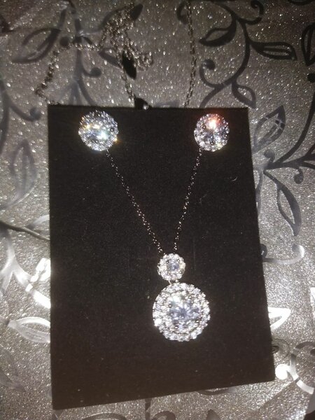 Earring with pandent in diamond style with affordable price