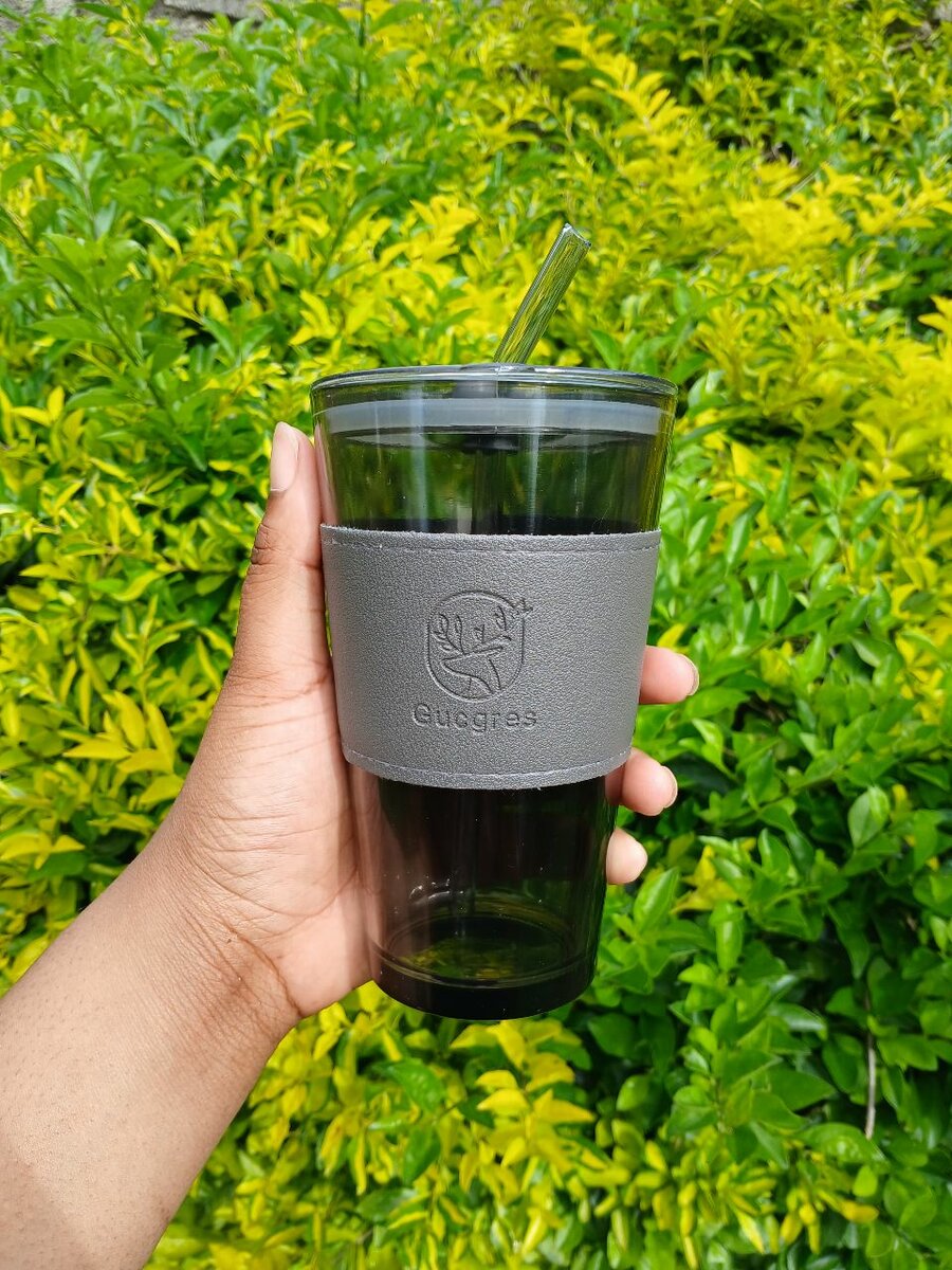 Fancy glass cups with glass straws ️