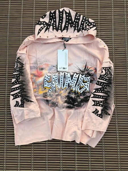 Sweat à capuche tendance graffiti