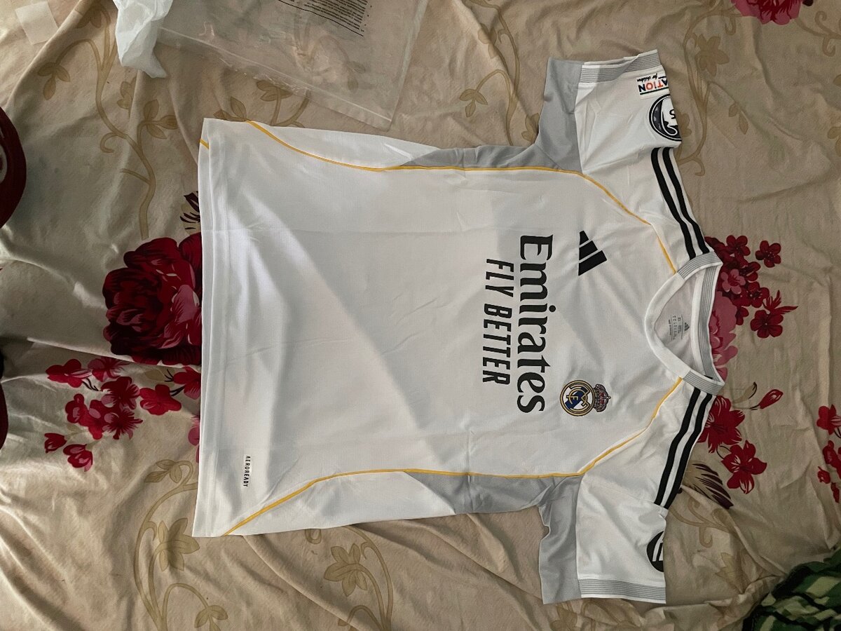 Maillots de football authentiques