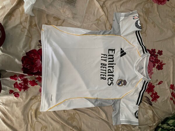 Maillots de football authentiques