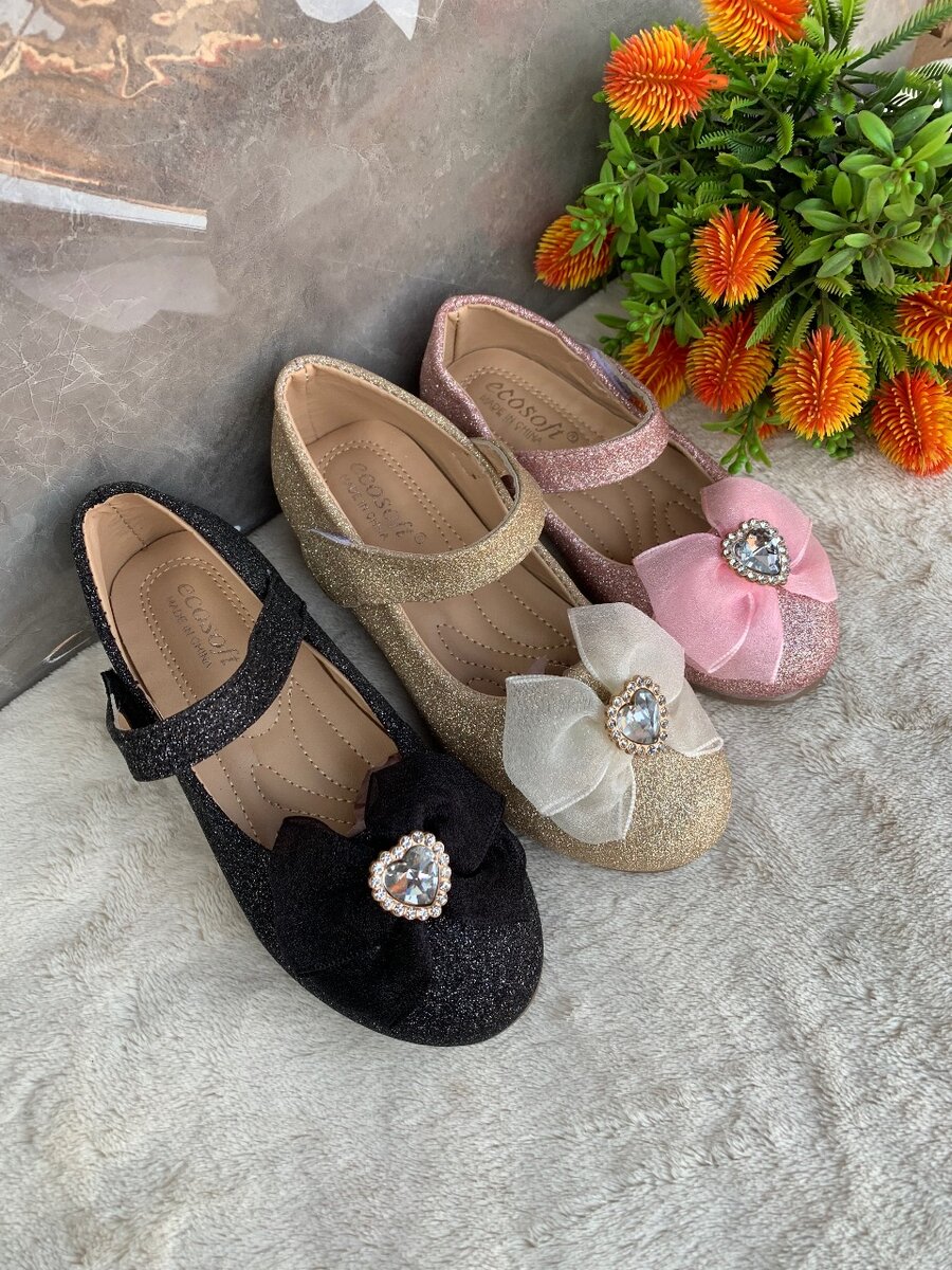 Girl shoes