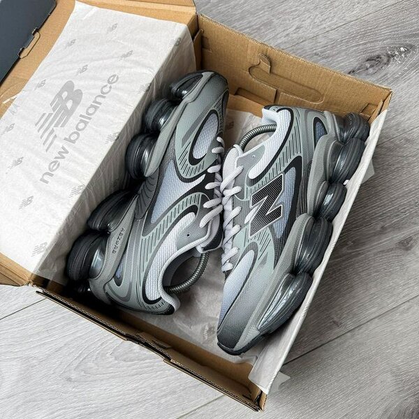 New Balance 2000