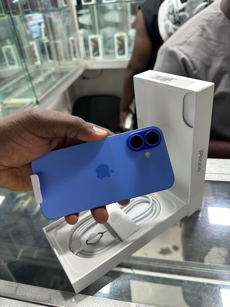 iPhone 16