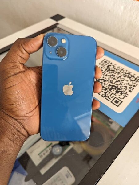 Smartphone iPhone bleu 128 Go