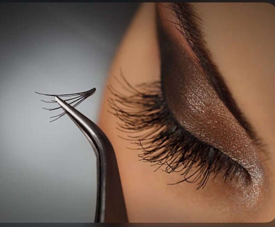 Semi- Permanent Lash extensions