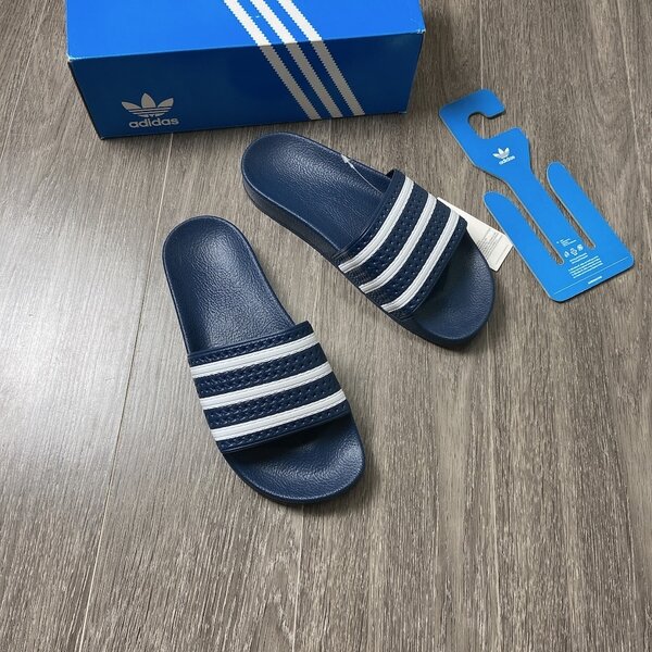 Claquettes bleues Adidas