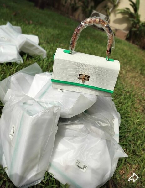 Sac à main blanc élégant