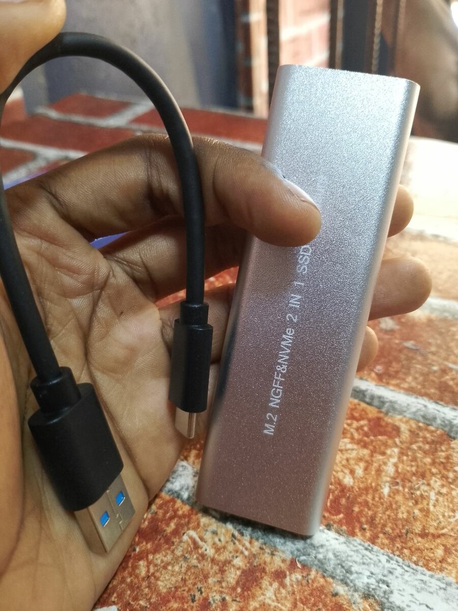 Boitier UNIVERSEL pour SSD M2