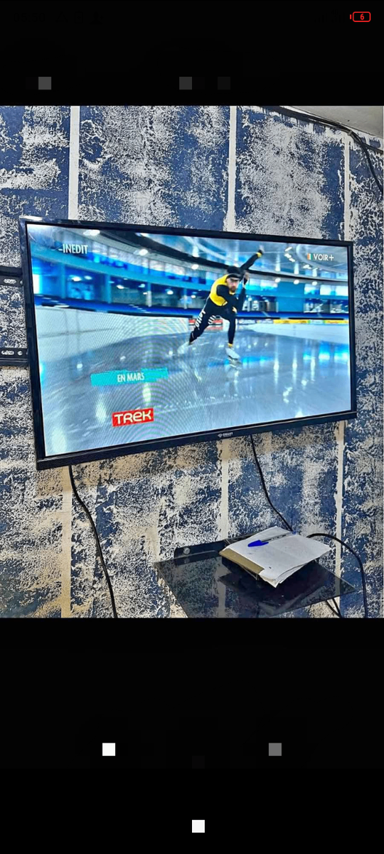 Téléviseur HD à écran plat