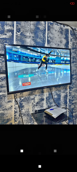 Téléviseur HD à écran plat