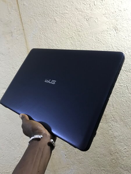 ASUS Laptop Performant et Élégant