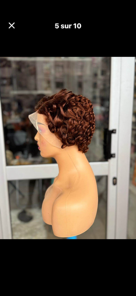 Perruque courte bouclée chic