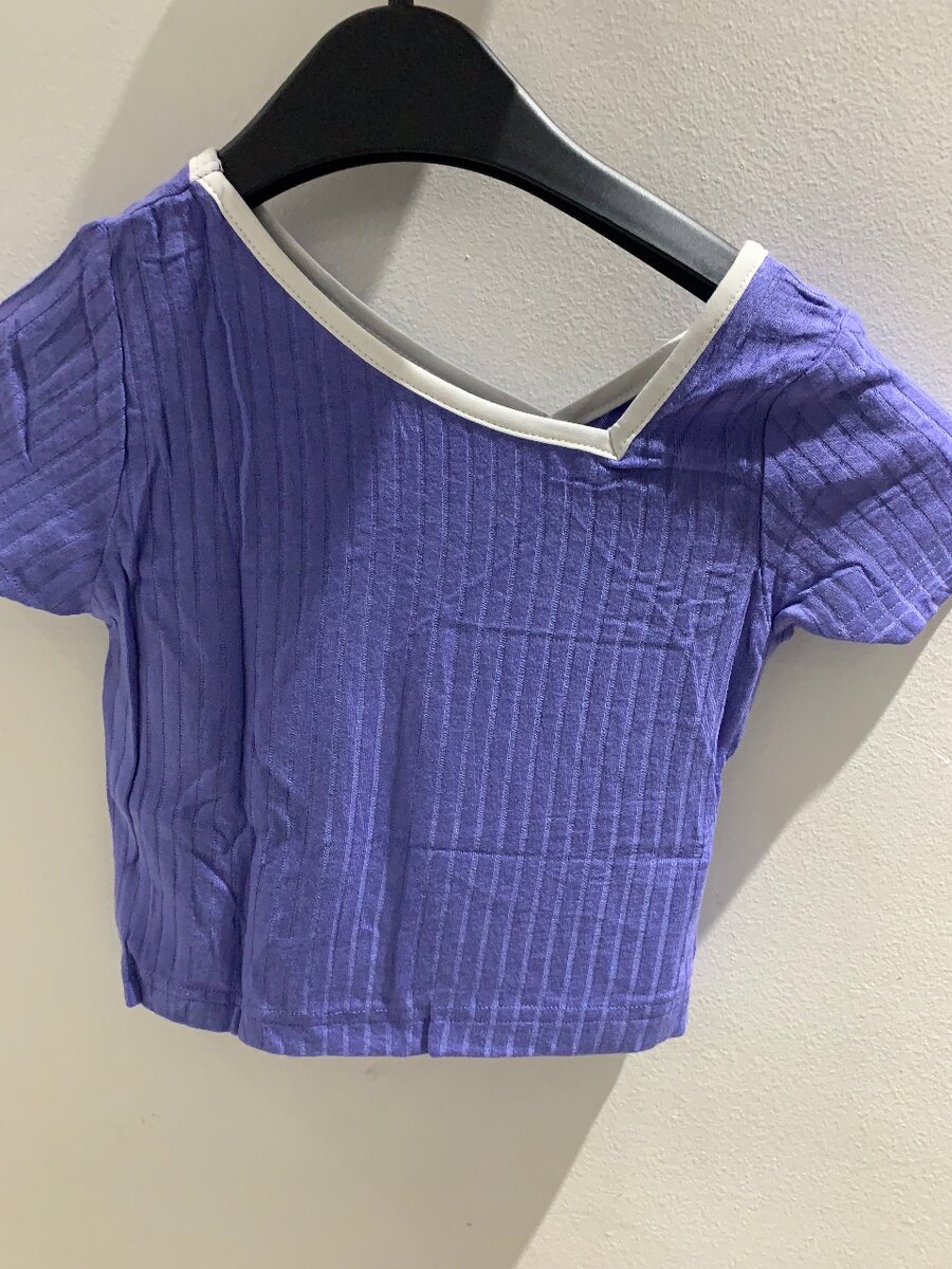 Top asymétrique violet pour femmes