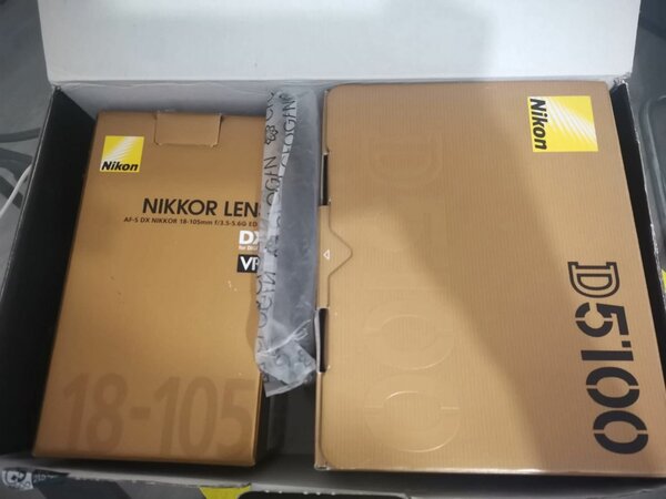 Nikon D5100 avec objectif 18-105mm