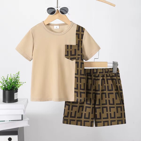 Ensemble t-shirt et short enfant