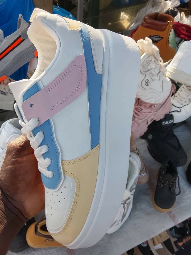 Sneakers multicolores tendance