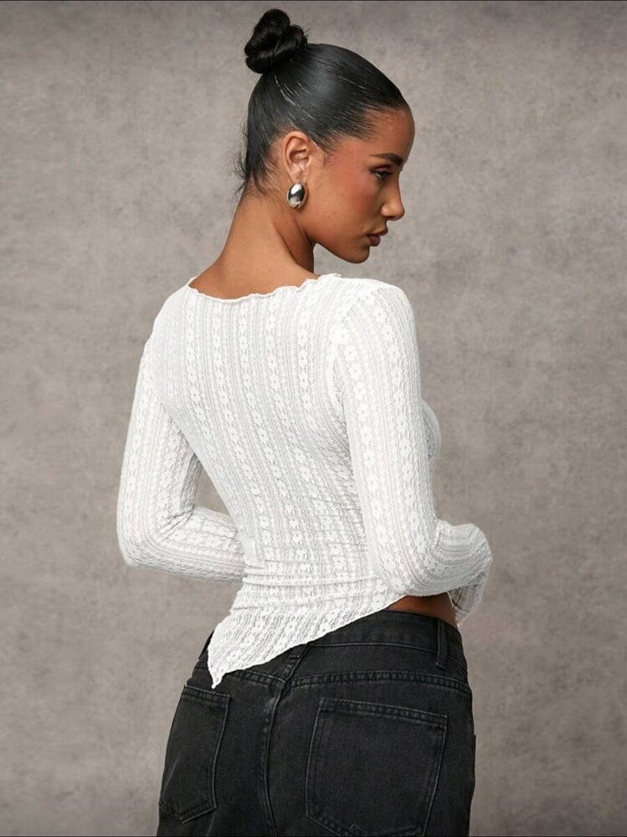 Top en dentelle blanche élégant