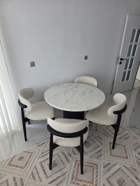 Ensemble table et chaises