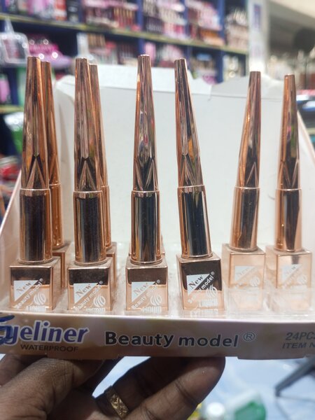 Eyeliner Waterproof Longue Tenue