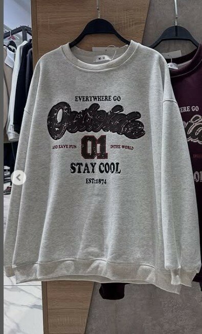 Стильный оверсайз свитшот с винтажным принтом