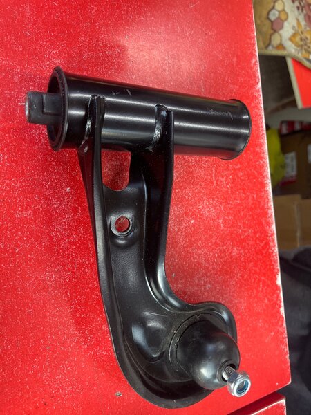 Верхний рычаг