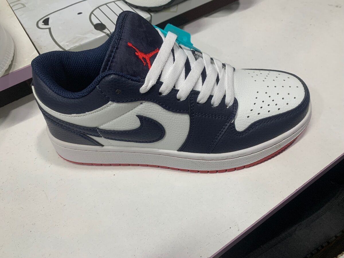 Кроссовки женски Jordan