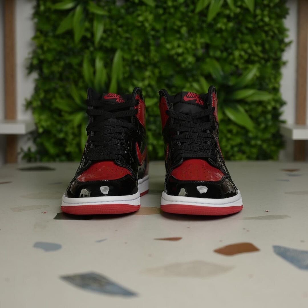 Nike Air Jordan 1 High - Red