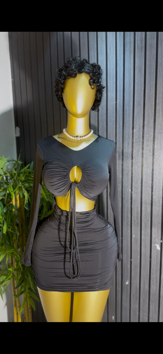 Robe élégante moulante noire