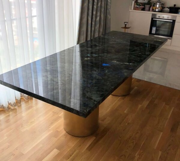 Table de salle à manger en marbre