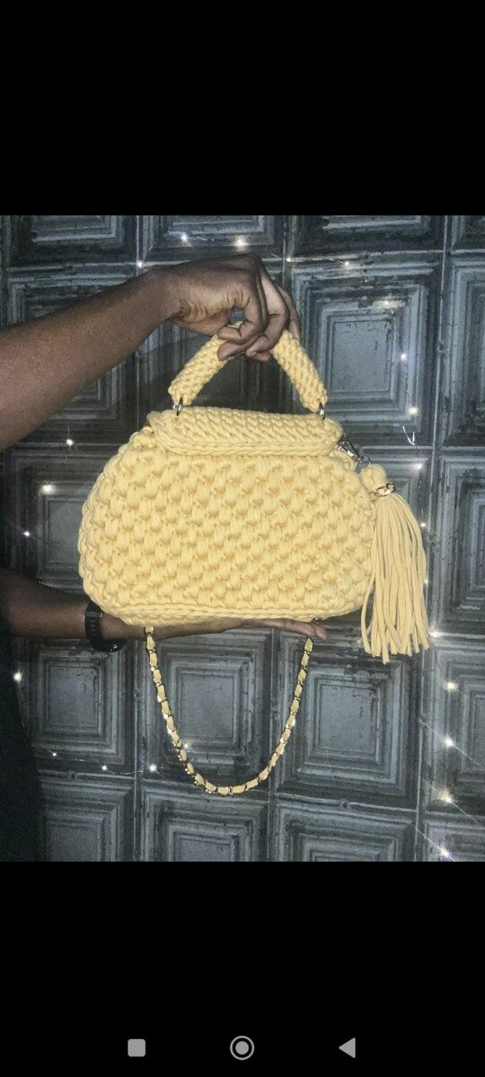 Sac à main en crochet jaune