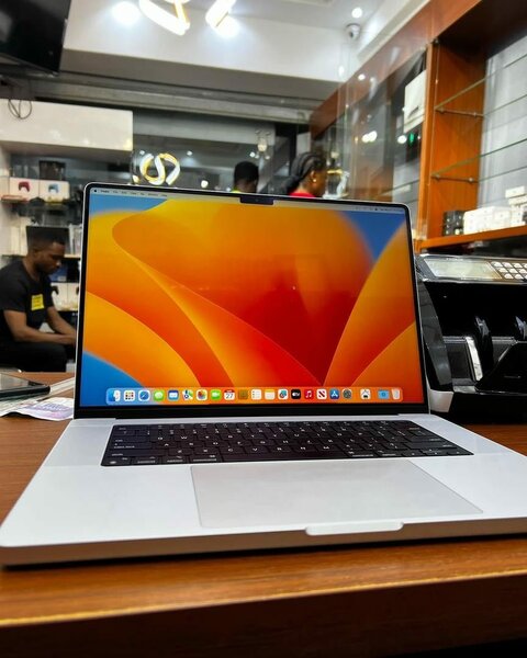 MACBOOK PRO 2023