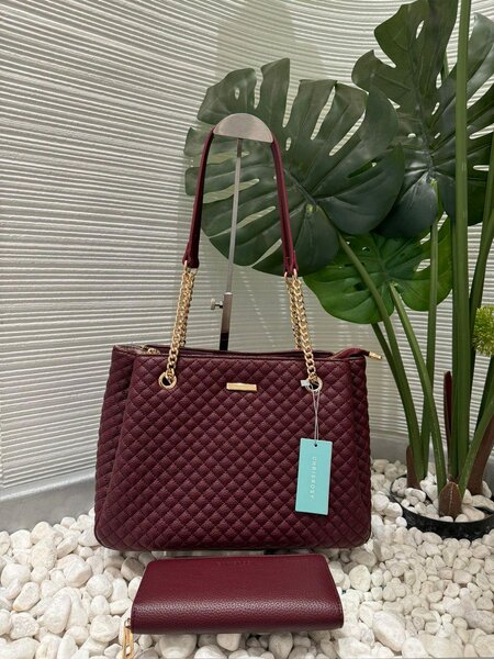 Sac à main matelassé bordeaux