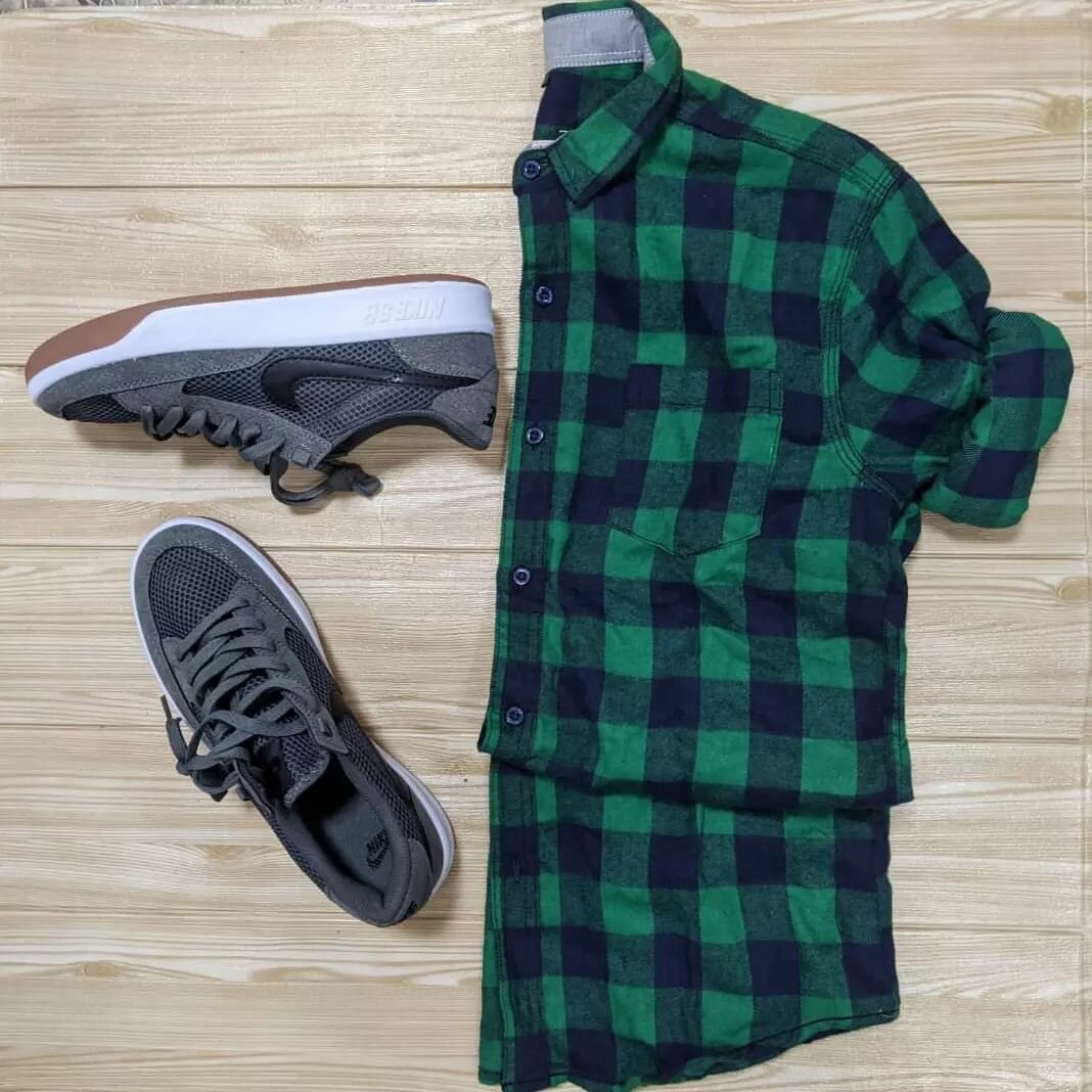 Men's set: sneakers and plaid shirt