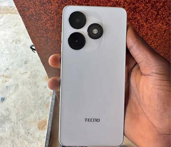 TECNO Smartphone Blanc