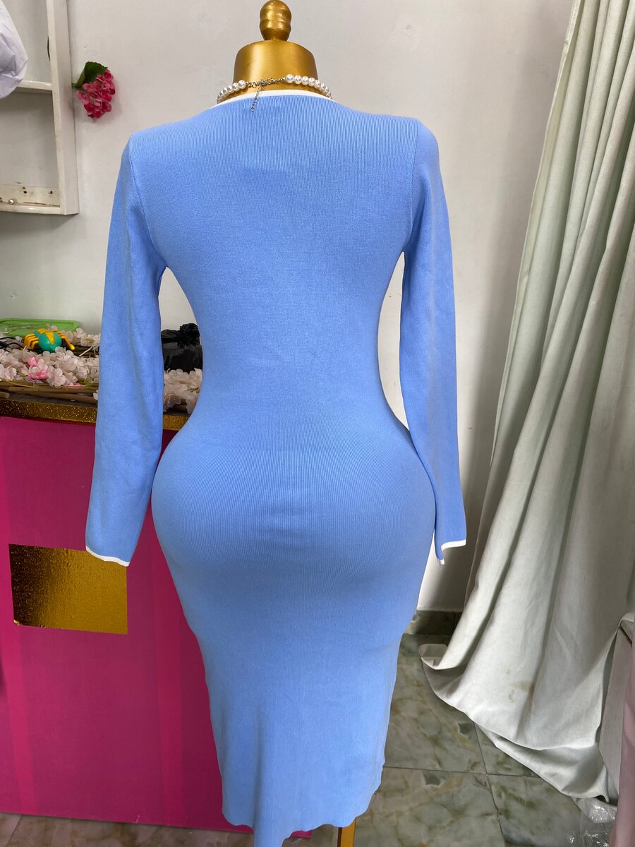 Robe moulante bleue élégante