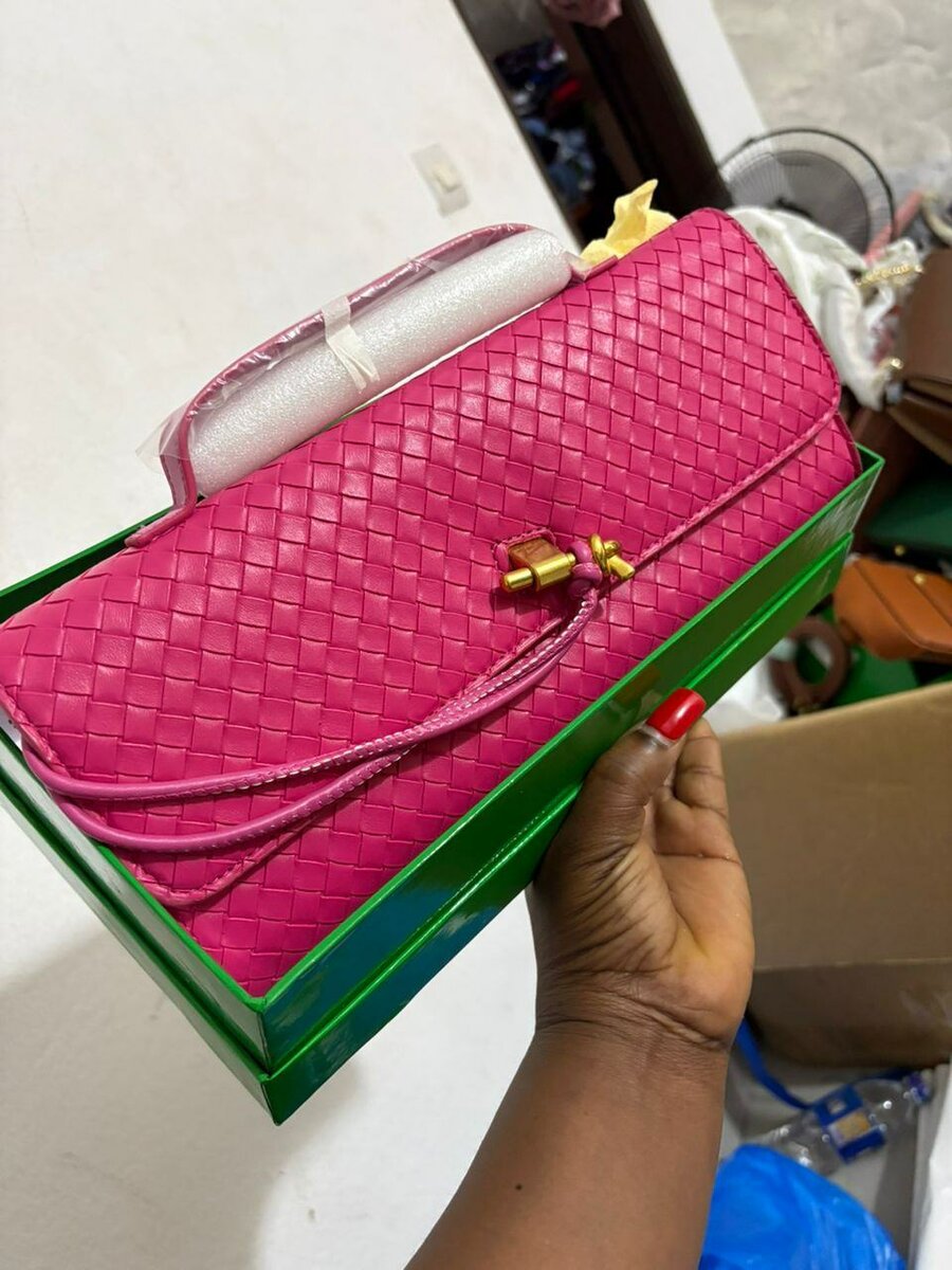 Sac à main tressé élégant