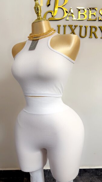 Seamless two pieces