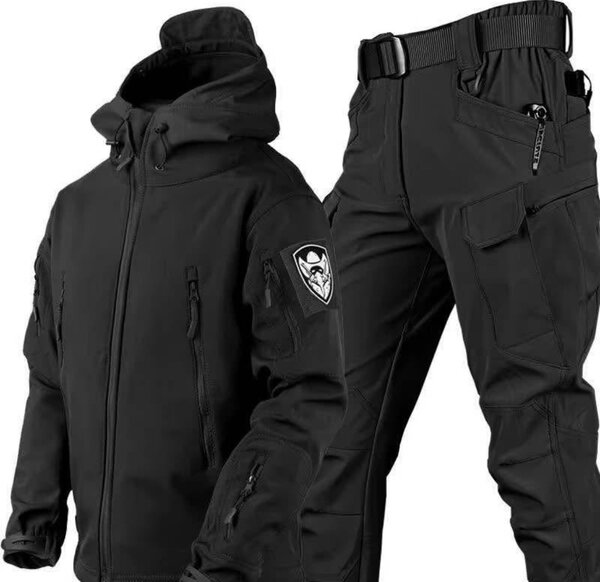 Veste et pantalon tactiques