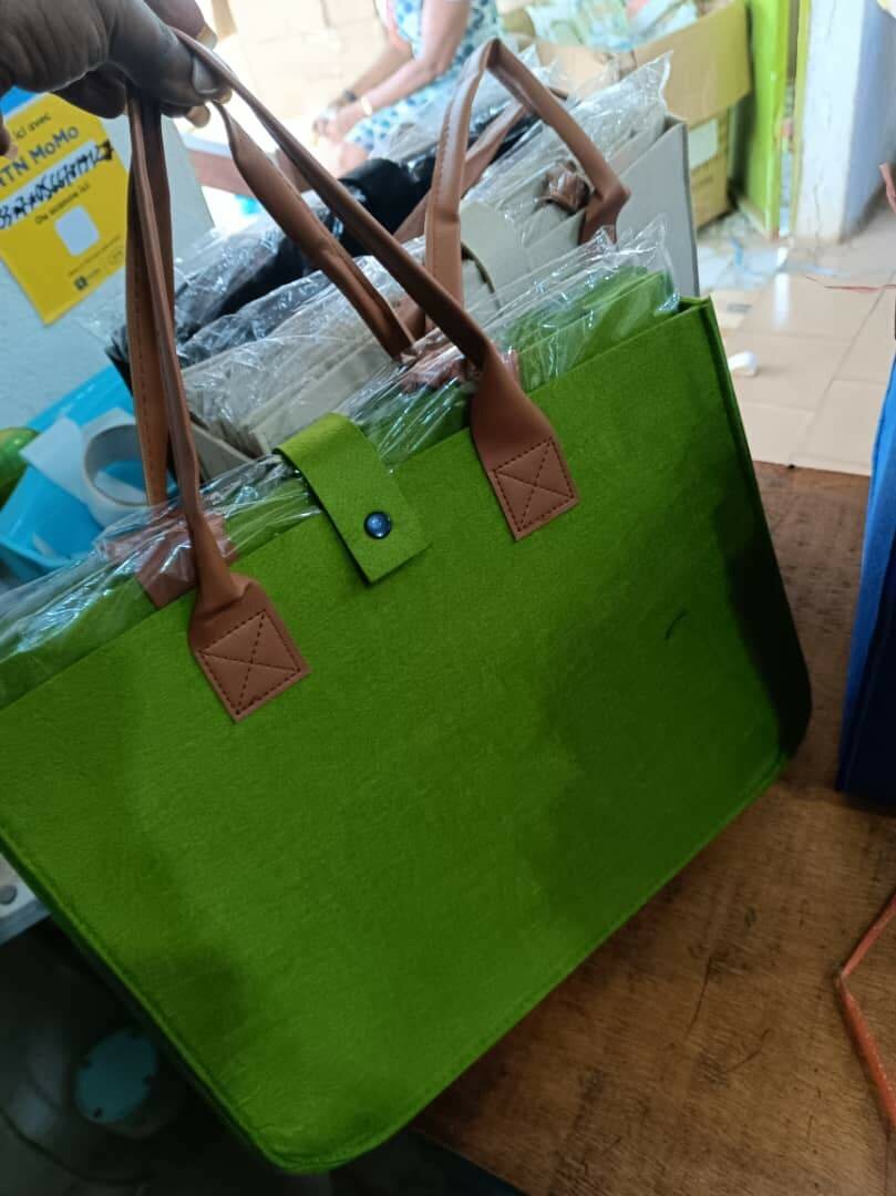 Sac fourre-tout coloré chic