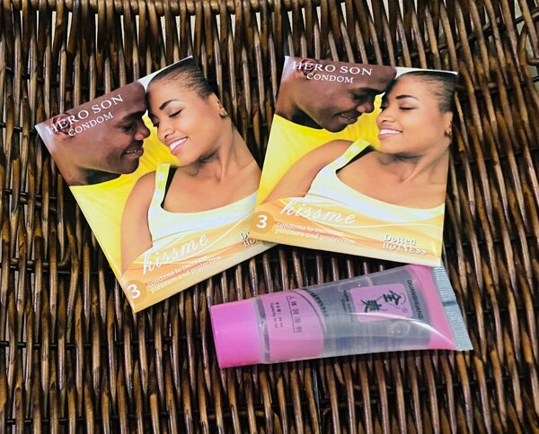 6 préservatifs + 1 lubrifiant