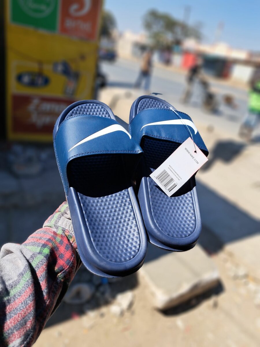 Unisex slides