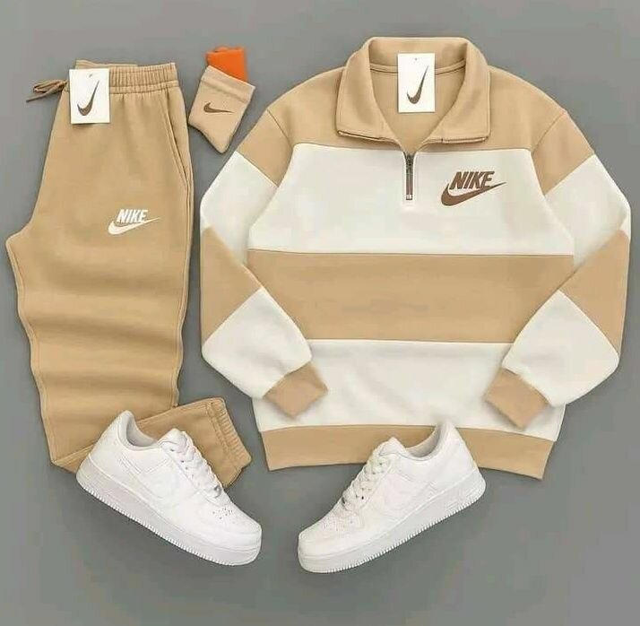Survêtement Nike beige et blanc