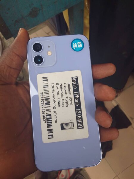 iPhone 12 64GB Bleu tou passe